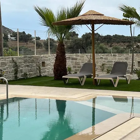 Luna With Swimming Pool In Villa